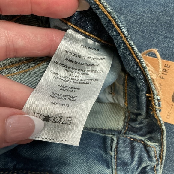 Ring of Fire Boys Relaxed Med Wash Distressed Blaze Jeans Size 20 NWT - Picture 13 of 15